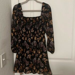Dress in good condition, new, exact size.